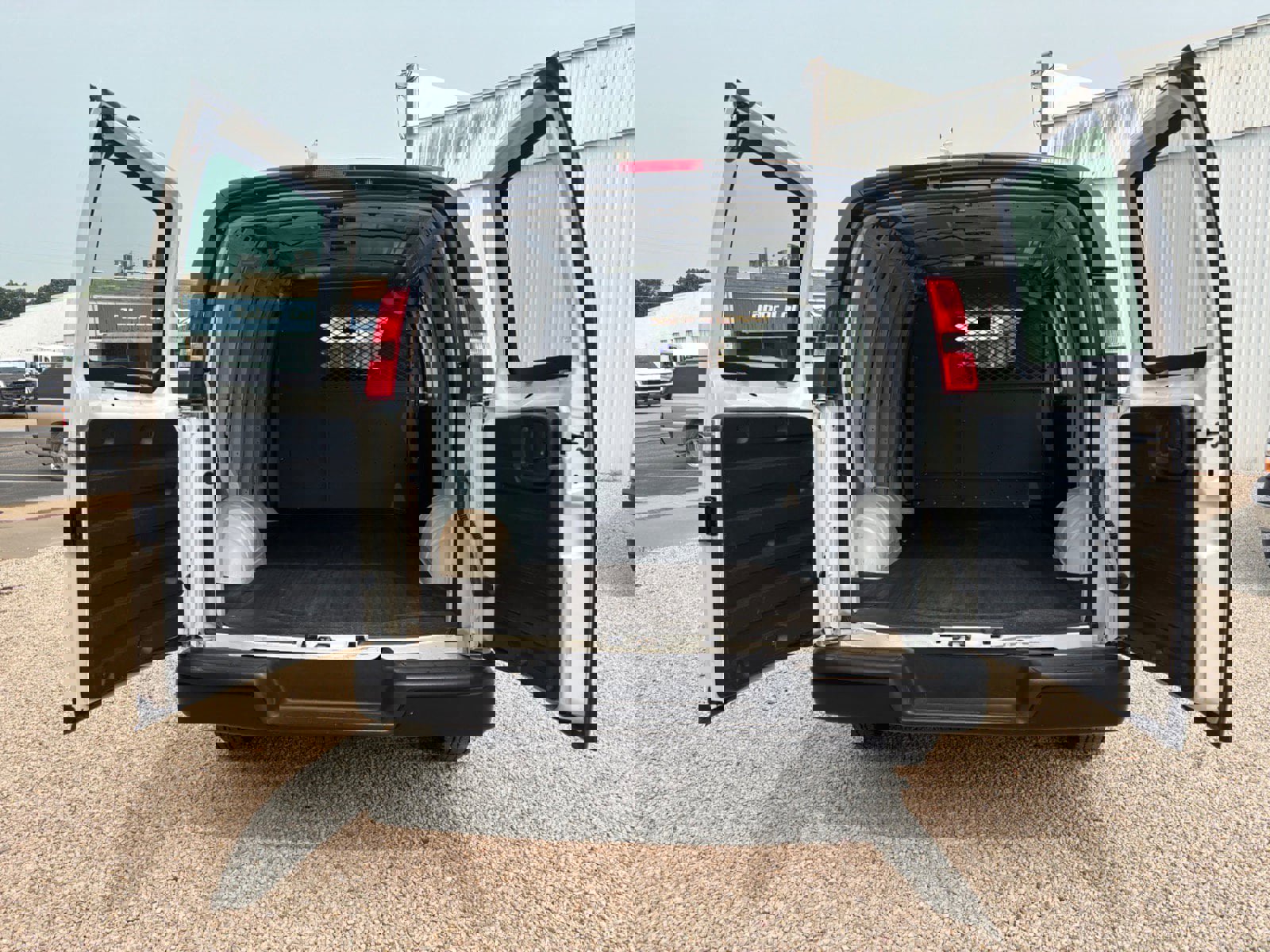 Used 2019 Chevrolet Express 3500 w/ Driver Convenience Package image 5