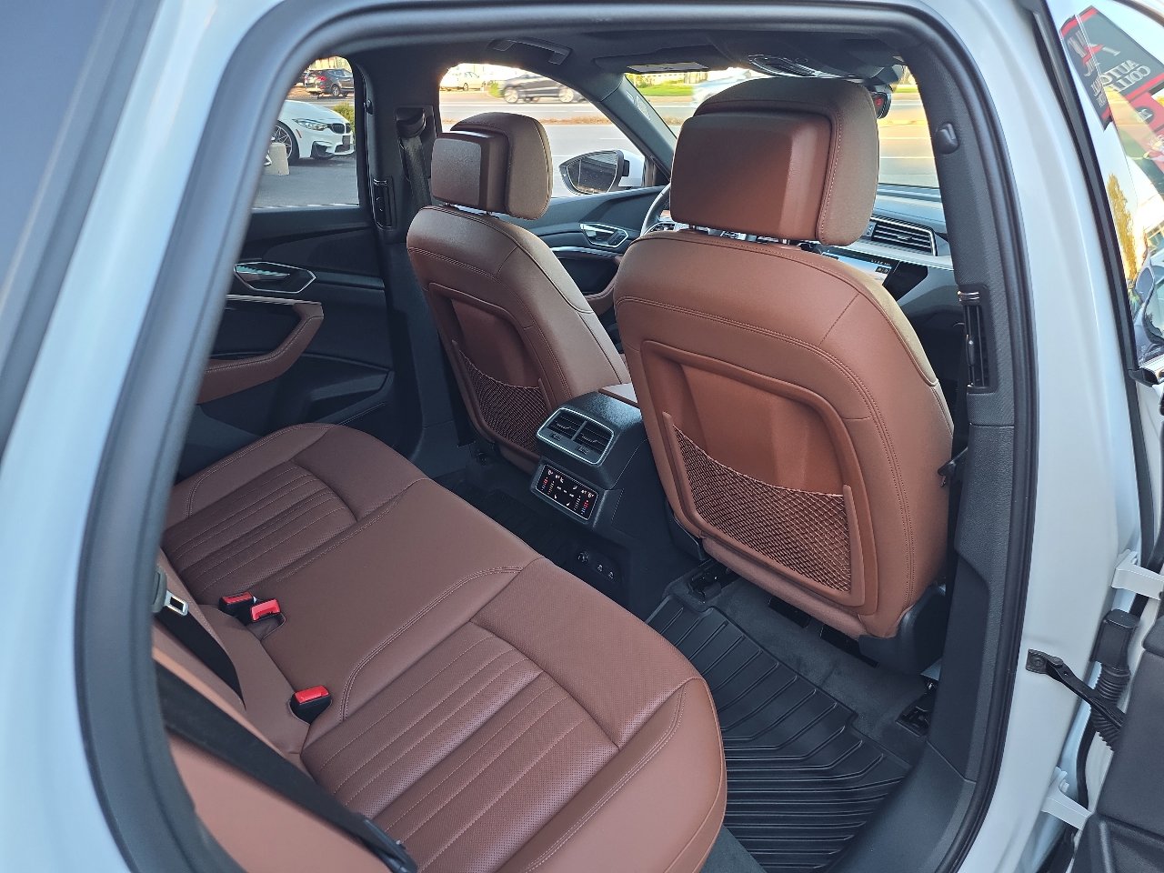 Used 2024 Audi Q8 e-tron Premium Plus w/ Premium Plus Package image 57