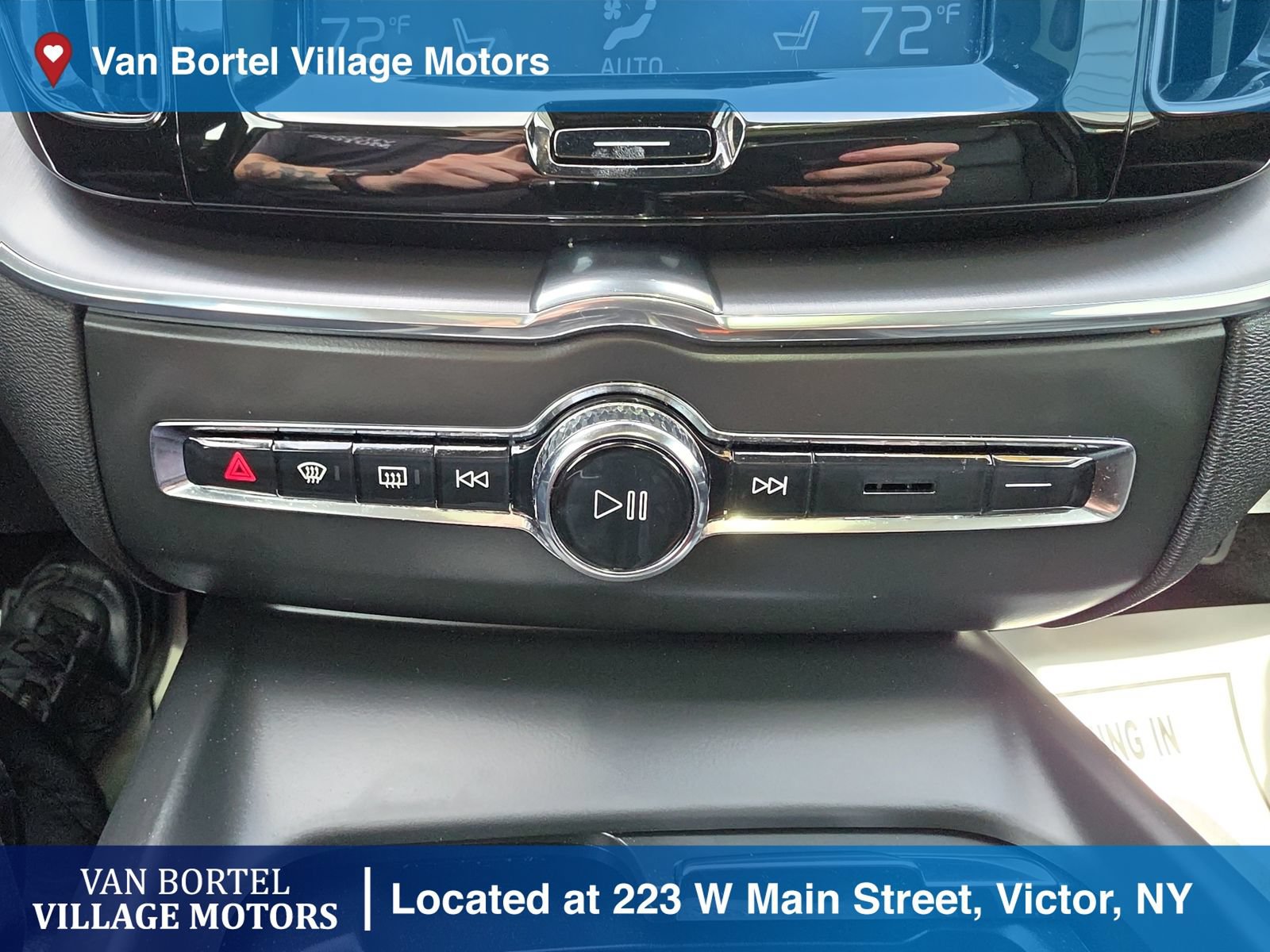 Used 2020 Volvo XC60 T5 Momentum w/ Protection Package Premier AWD/4WD image 23