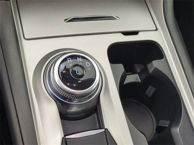 Used 2022 Ford Explorer XLT image 26