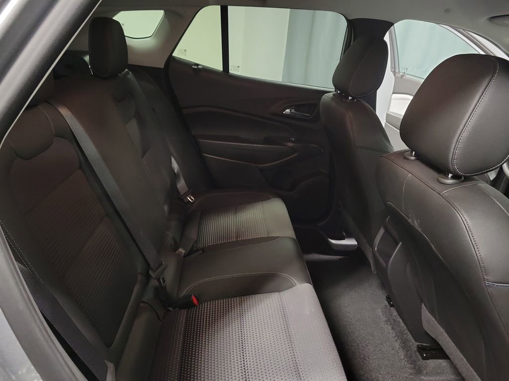 Used 2025 Chevrolet Trax LT image 21