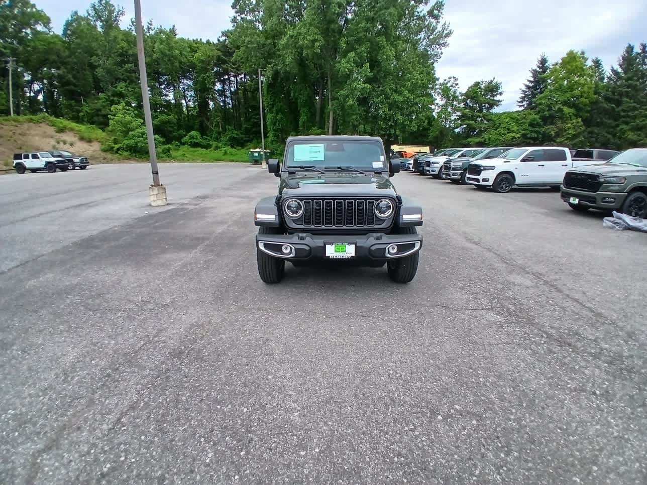 New 2026 Jeep Gladiator Sport AWD/4WD image 2