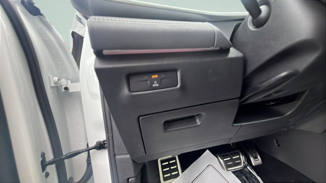 New 2026 Volkswagen Tiguan SE R-Line AWD/4WD image 11