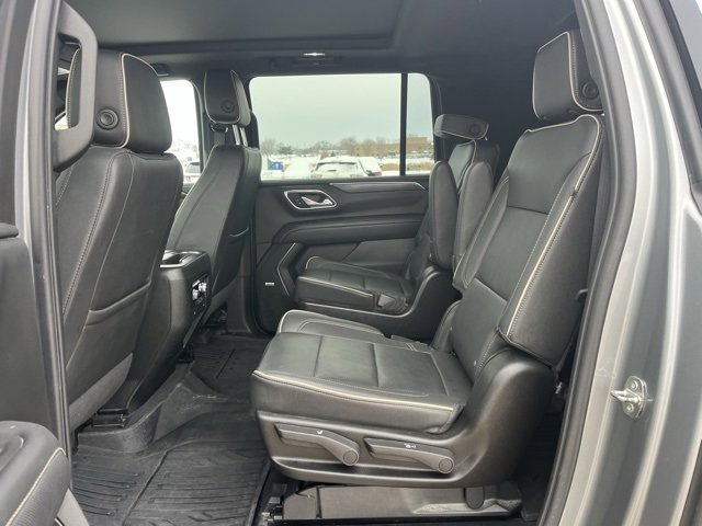 Used 2023 GMC Yukon XL SLT image 35