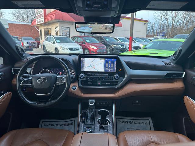 Used 2021 Toyota Highlander Platinum AWD/4WD image 23
