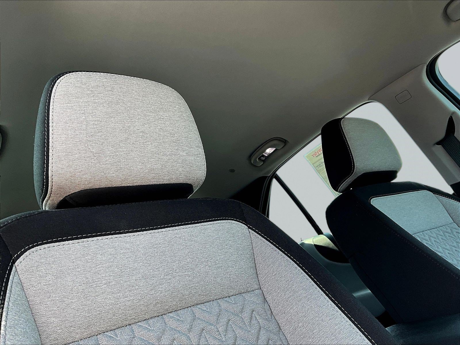 Used 2024 Chevrolet Equinox LS w/ Midnight Edition FWD image 27