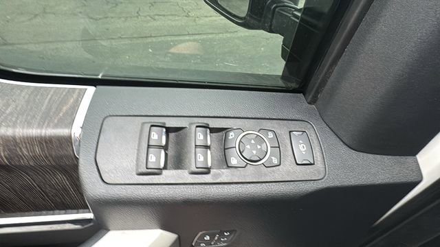 Used 2021 Ford F250 Lariat w/ Lariat Ultimate Package AWD/4WD image 15