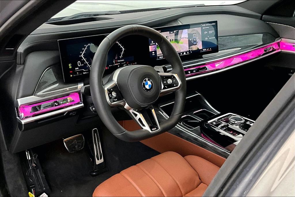 Used 2025 BMW 740i image 18
