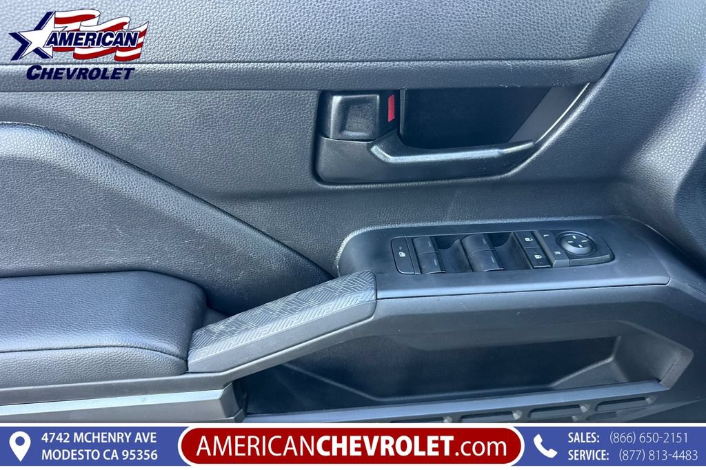 Used 2025 Toyota Tacoma SR5 AWD/4WD image 11