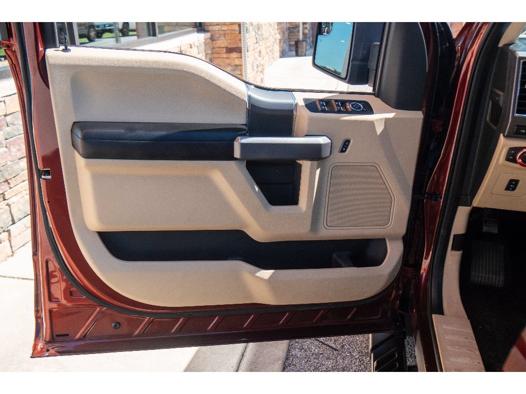 Used 2015 Ford F150 XLT w/ Equipment Group 302A Luxury AWD/4WD image 9