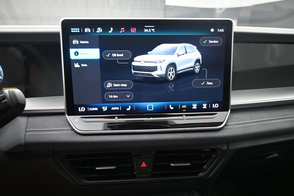 New 2026 Volkswagen Tiguan SE FWD image 11