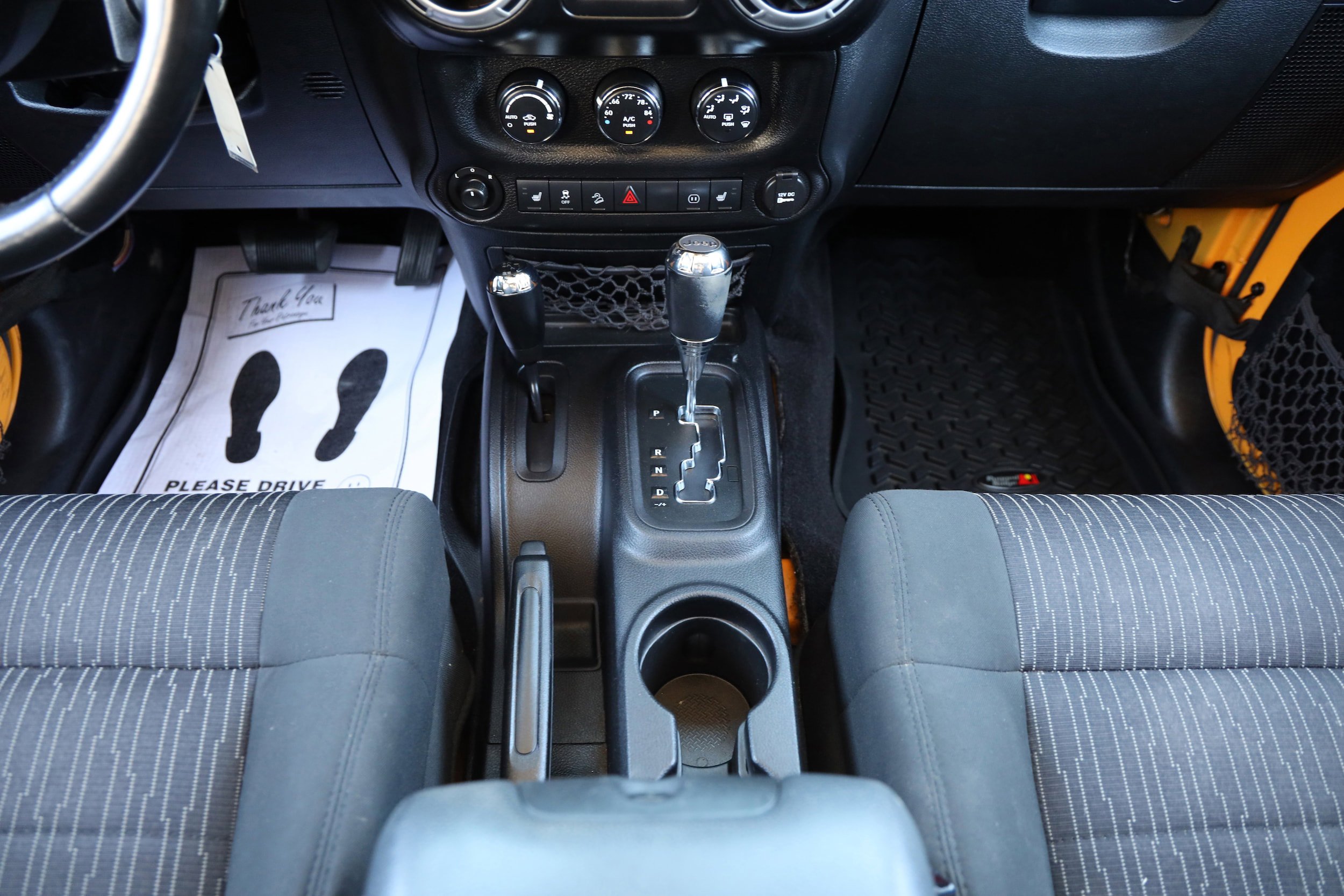 Used 2012 Jeep Wrangler Unlimited Rubicon w/ Connectivity Group AWD/4WD image 16