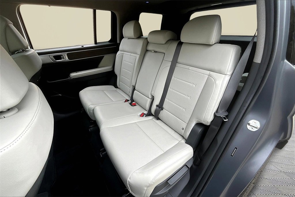 Used 2025 Hyundai Santa Fe Limited image 26