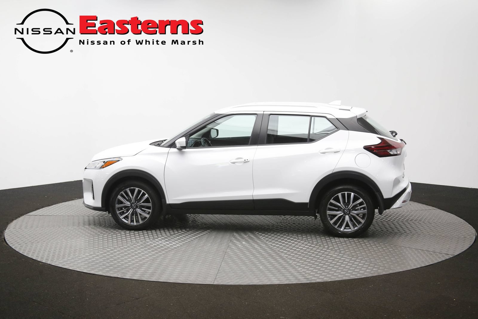 Used 2024 Nissan Kicks SV FWD image 59