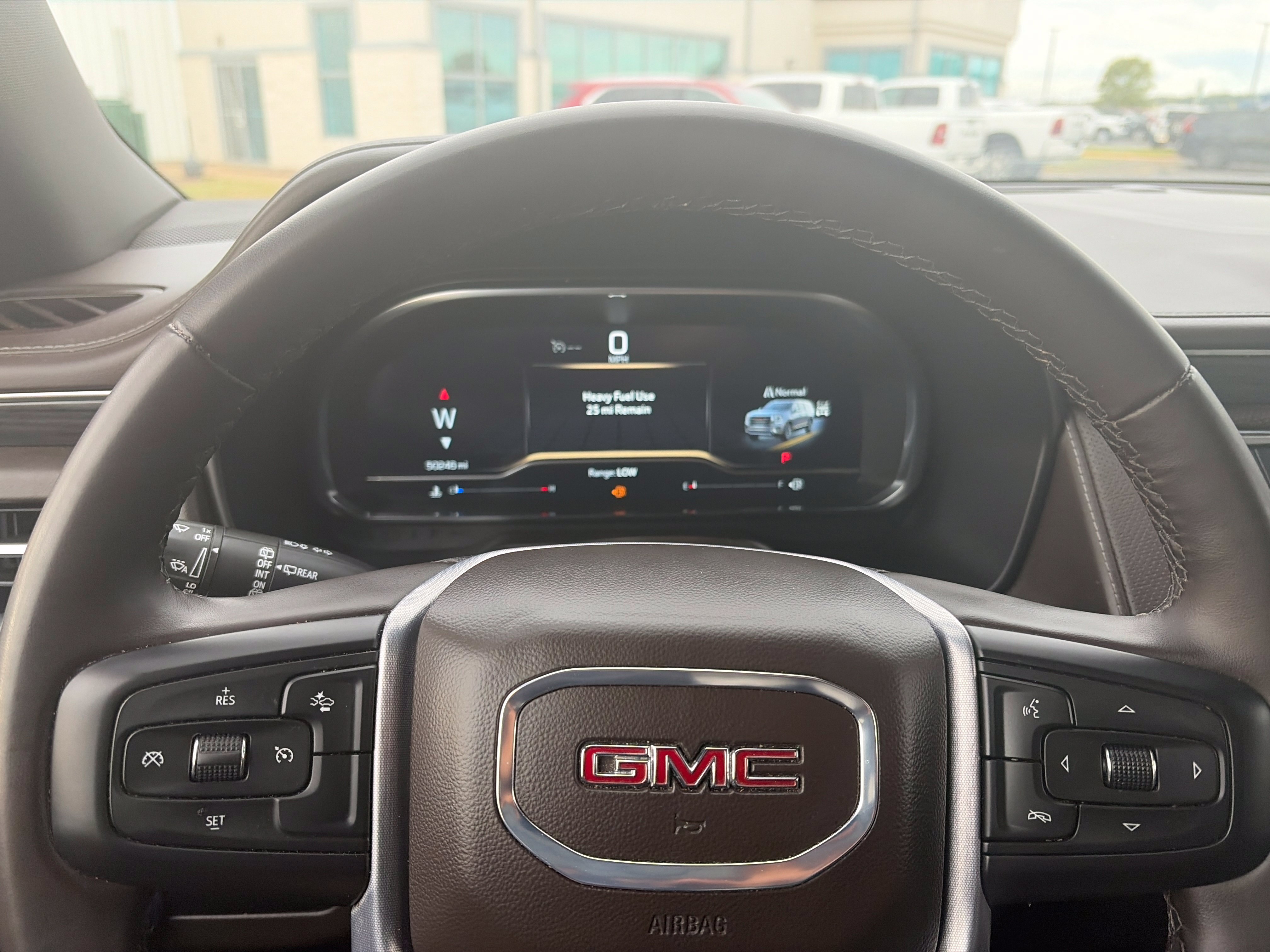 Used 2024 GMC Yukon SLT AWD/4WD image 28