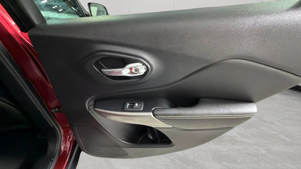 Used 2021 Jeep Cherokee Latitude Lux 80th Anniv w/ Quick Order Package 26U 80TH FWD image 30