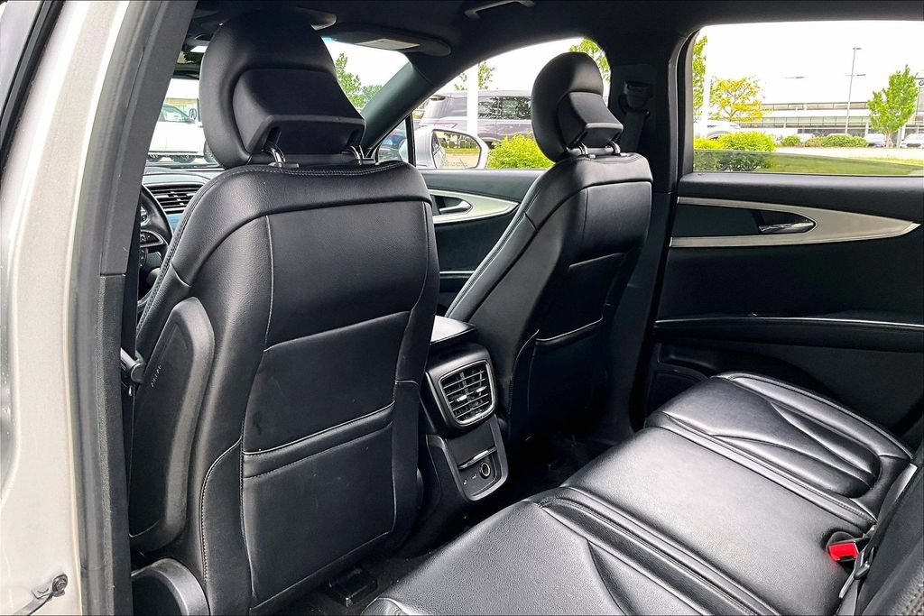 Used 2019 Lincoln Nautilus Premier AWD/4WD image 30
