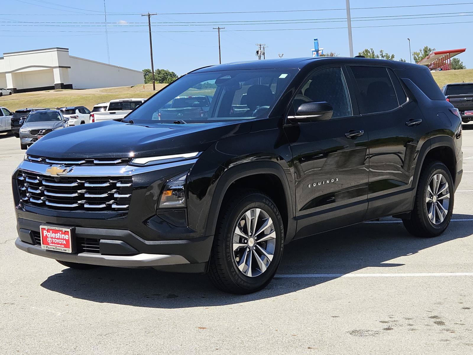 Used 2026 Chevrolet Equinox LT FWD image 3