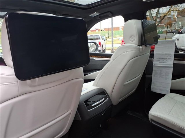 Used 2025 Cadillac Escalade ESV Sport Platinum image 16