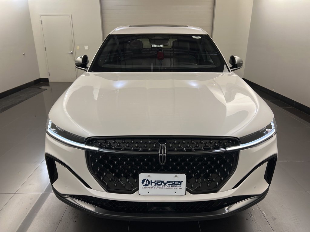 Used 2025 Lincoln Nautilus Premier w/ Equipment Group 102A image 2