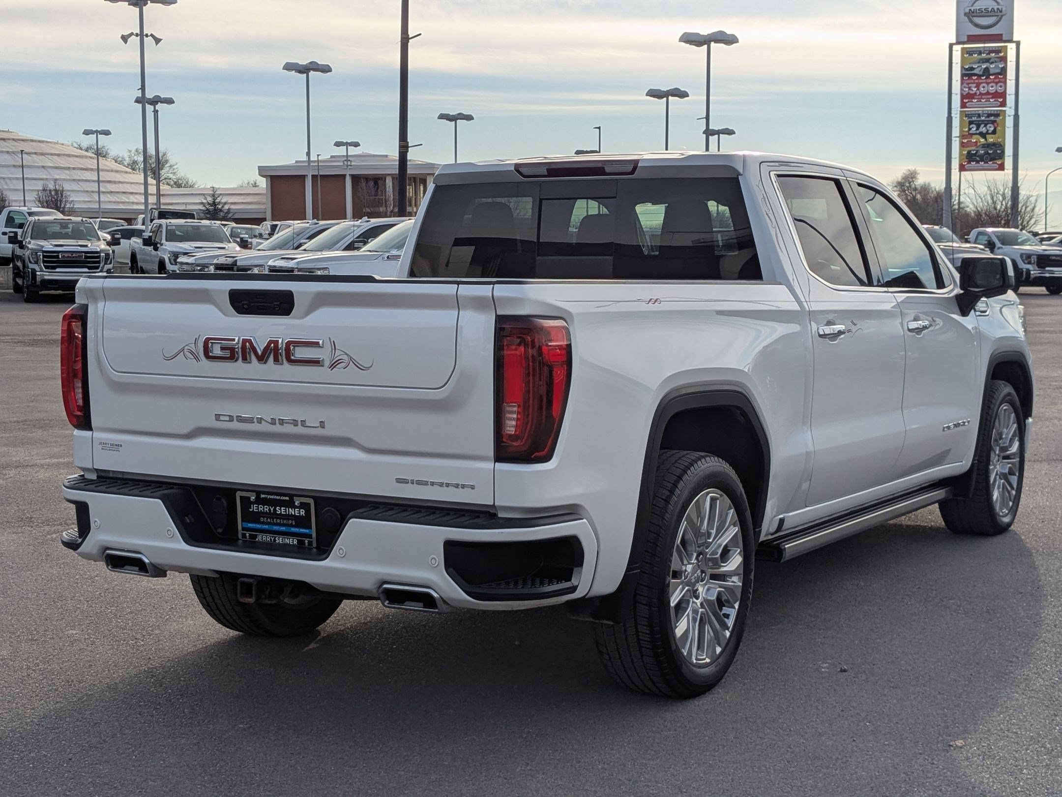 Used 2022 GMC Sierra 1500 Denali w/ Denali Premium Package image 6