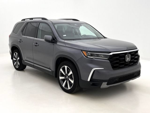 Used 2023 Honda Pilot Elite image 2