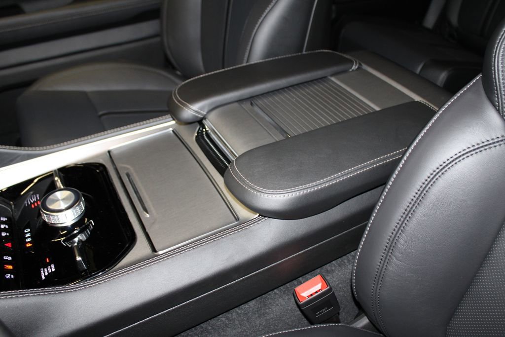 New 2025 Jeep Wagoneer L Series II image 23