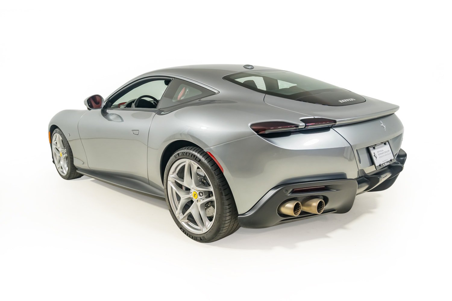 Used 2022 Ferrari Roma RWD image 4