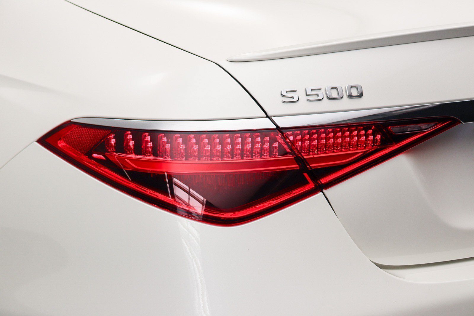 Used 2022 Mercedes-Benz S 500 4MATIC w/ AMG Line Package image 11