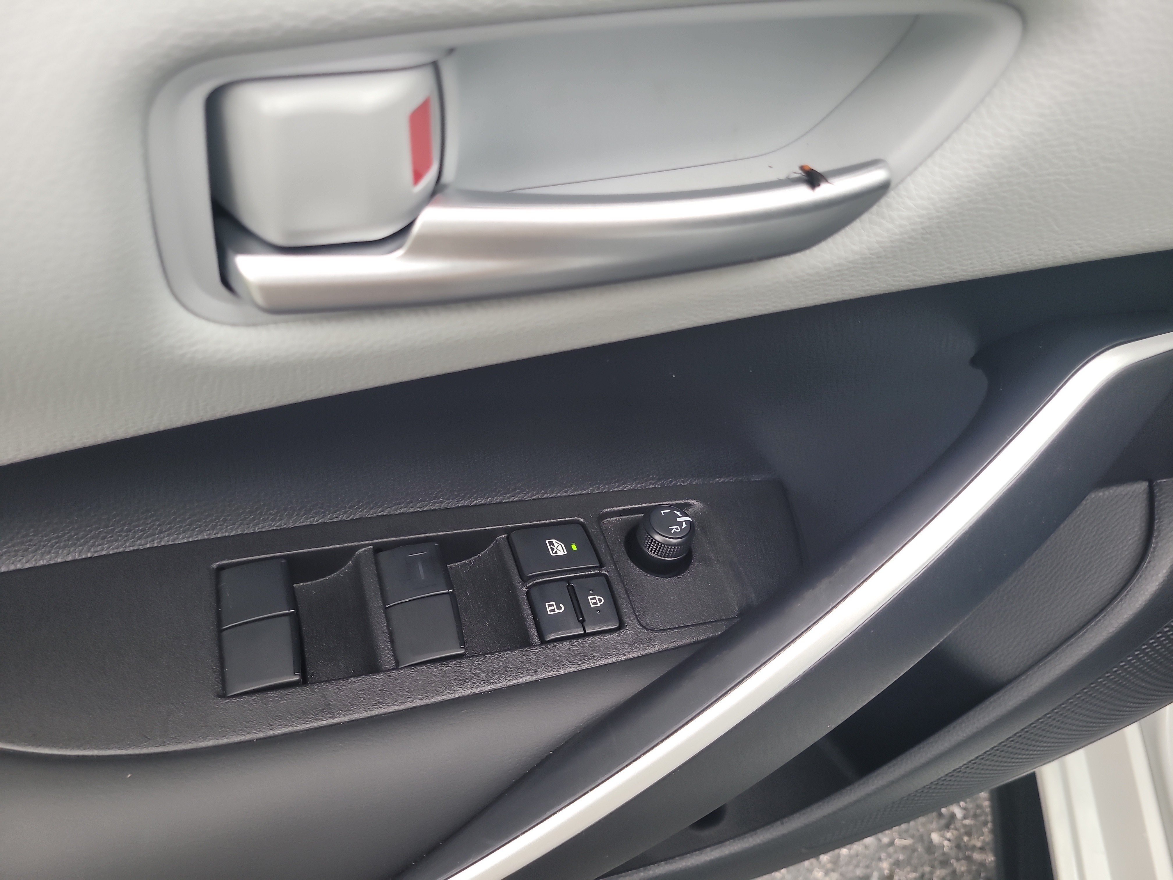 Used 2025 Toyota Corolla SE FWD image 16
