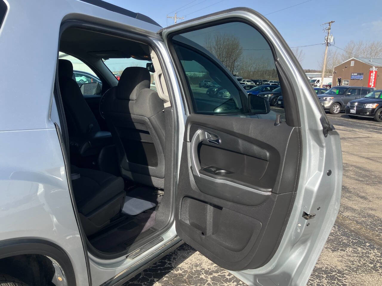 Used 2010 GMC Acadia SLE image 16