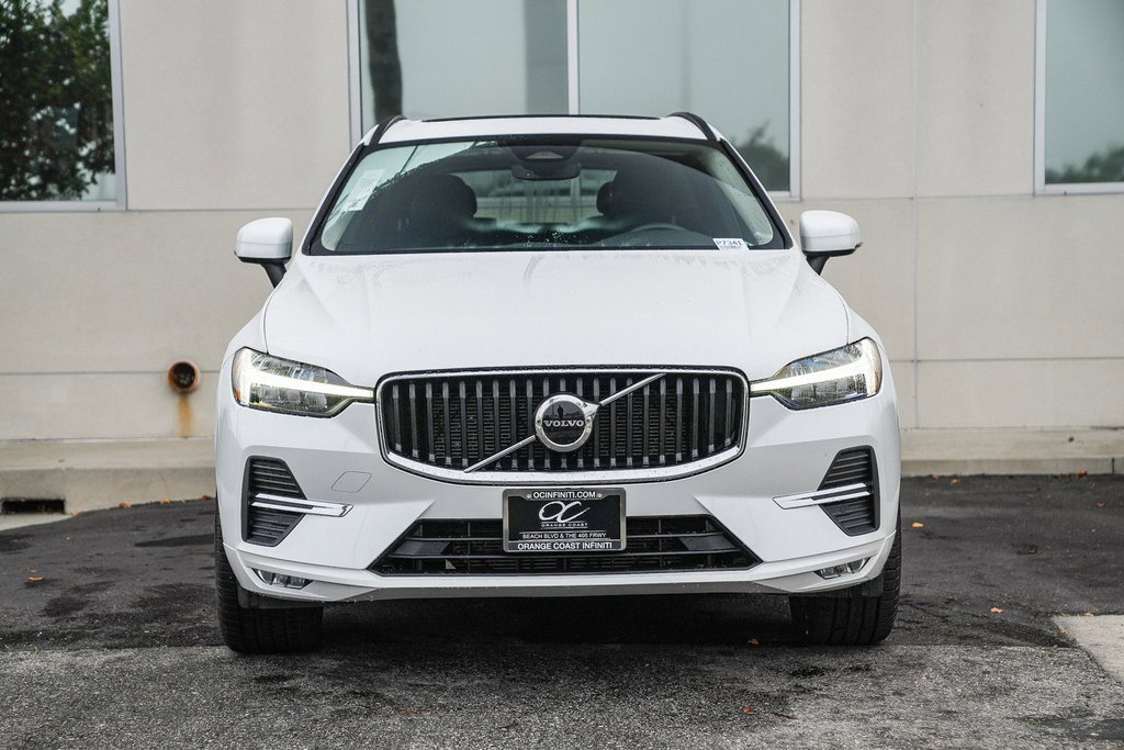 Used 2023 Volvo XC60 B5 Core image 2