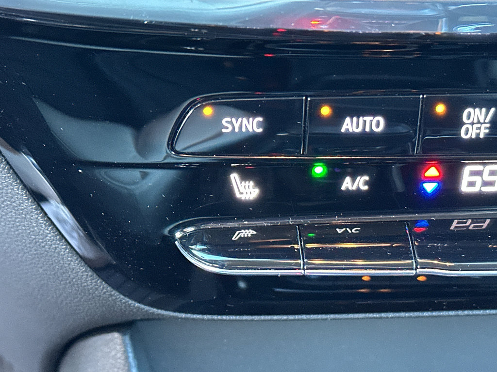 Used 2024 Buick Encore GX Avenir w/ Avenir Technology Package image 23