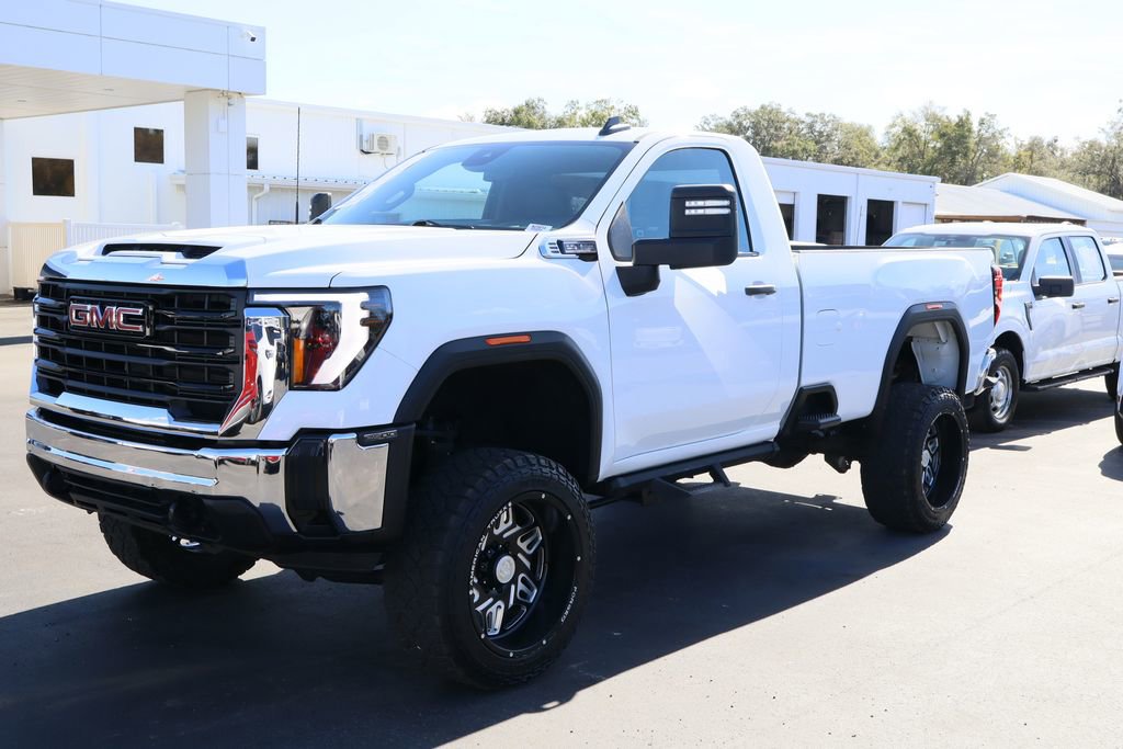 Used 2024 GMC Sierra 2500 Pro w/ Convenience Package image 4