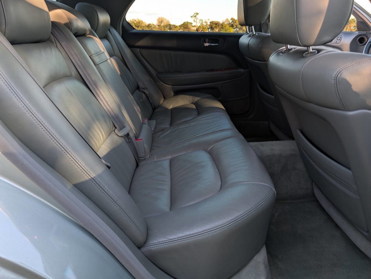 Used 1999 Lexus LS 400 image 19