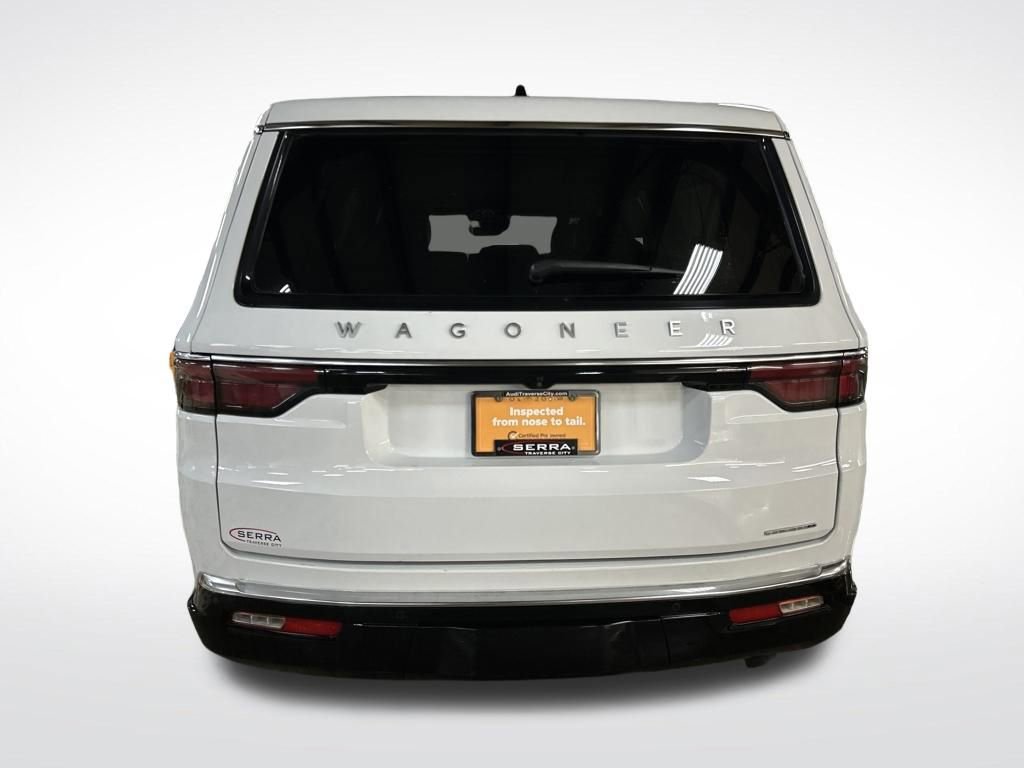 Certified 2024 Jeep Wagoneer L Series III w/ Flexible Seating Group image 4