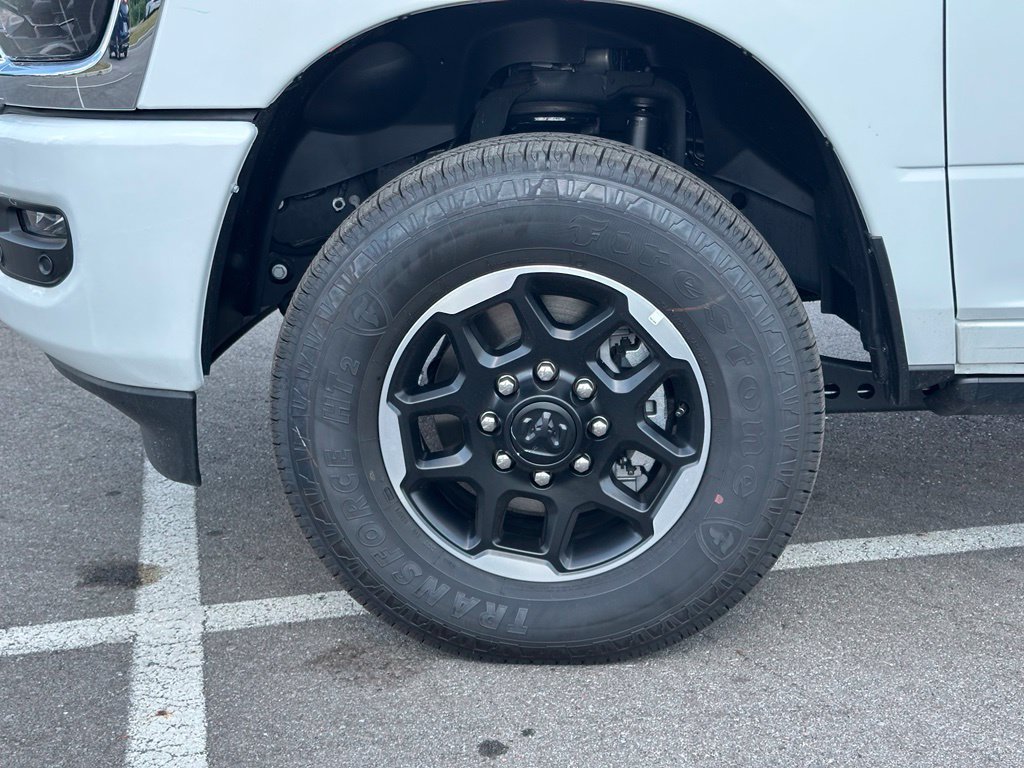 New 2026 RAM 3500 Laramie AWD/4WD image 9
