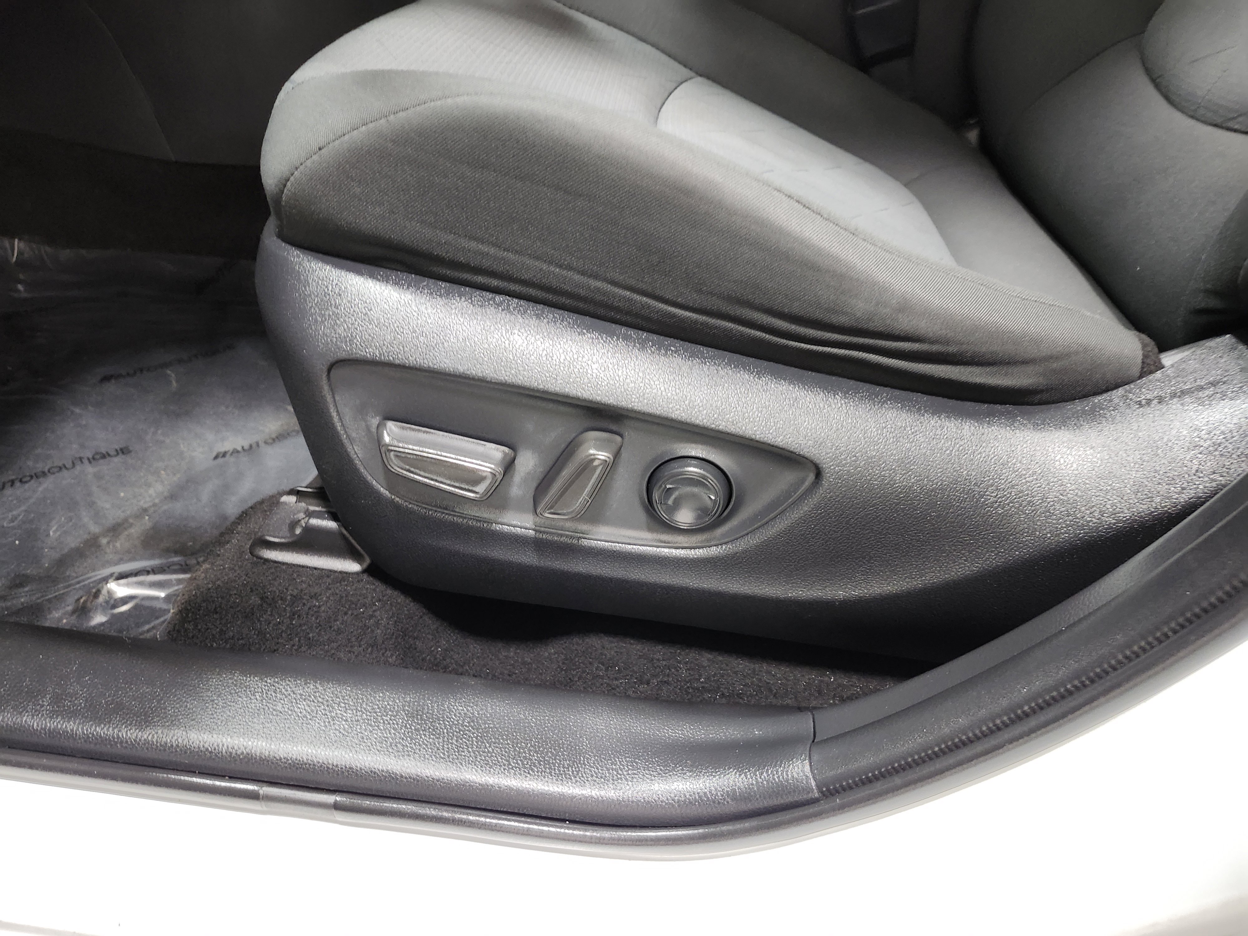 Used 2020 Toyota RAV4 XLE w/ All Weather Liner Package image 26