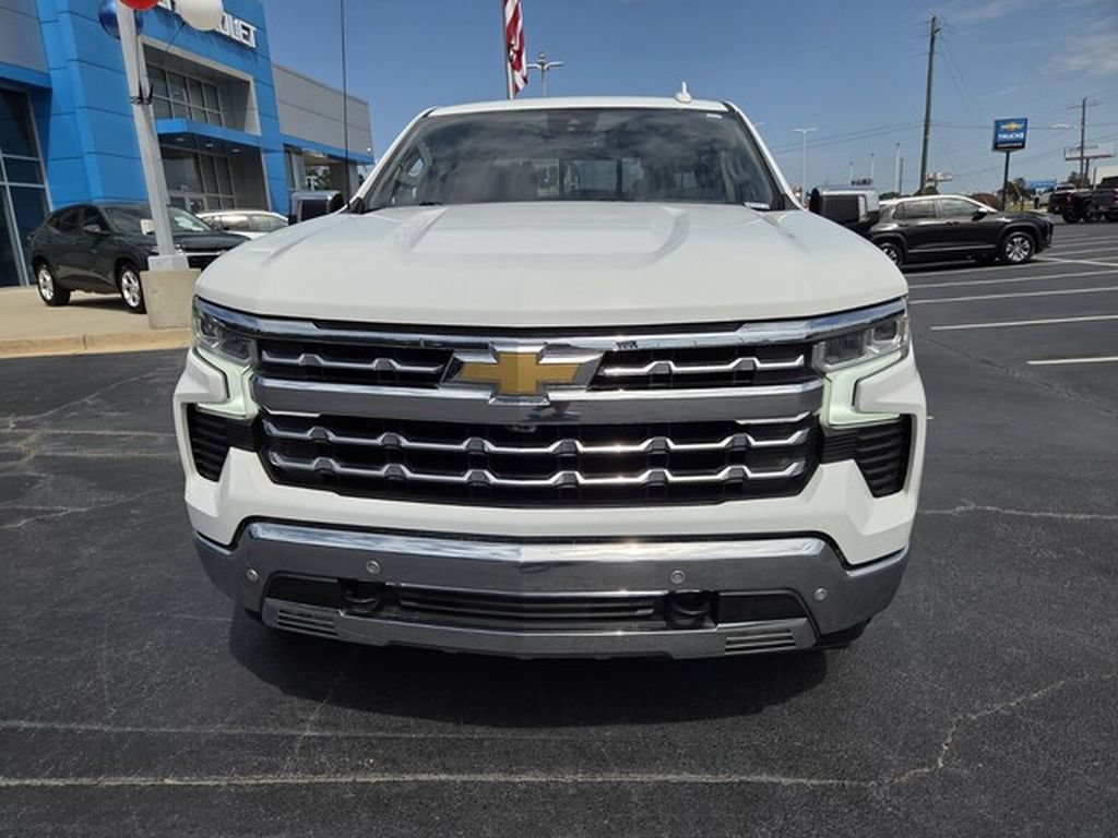 Used 2023 Chevrolet Silverado 1500 LTZ w/ LTZ Convenience Package II AWD/4WD image 10