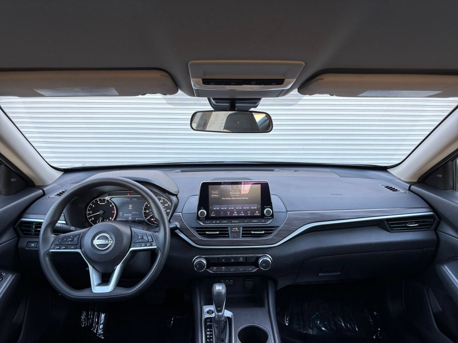 Used 2025 Nissan Altima 2.5 SV FWD image 33