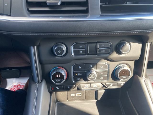 Used 2023 Chevrolet Suburban LT AWD/4WD image 23