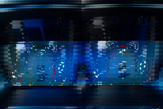 New 2026 Ford F350 Platinum w/ FX4 Off-Road Package image 38