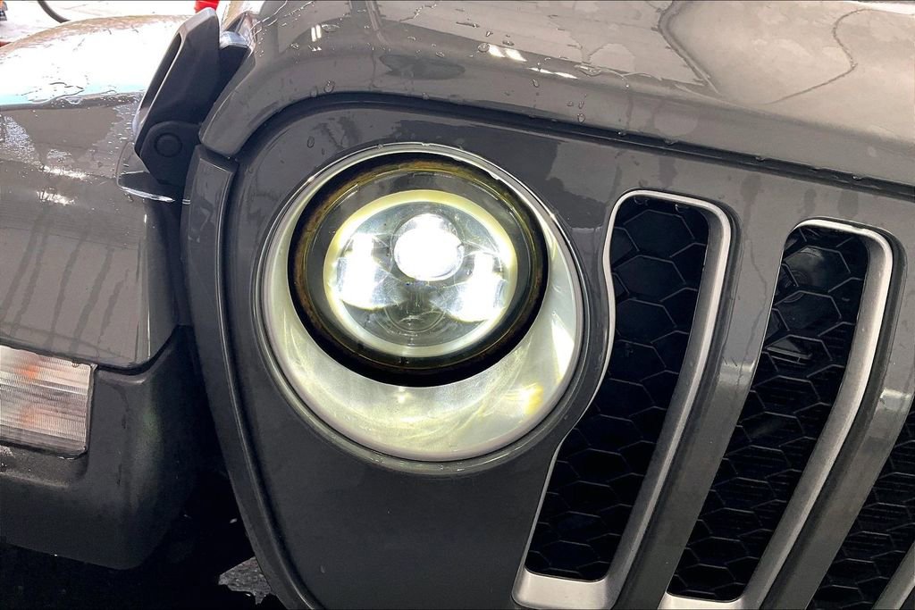 Used 2022 Jeep Gladiator Overland w/ Cold Weather Group AWD/4WD image 29