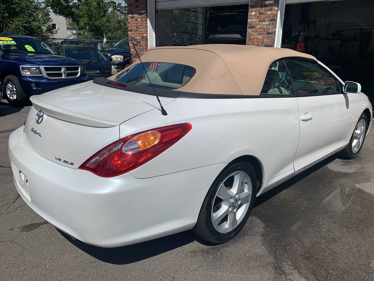 Used 2006 Toyota Solara SLE FWD image 3