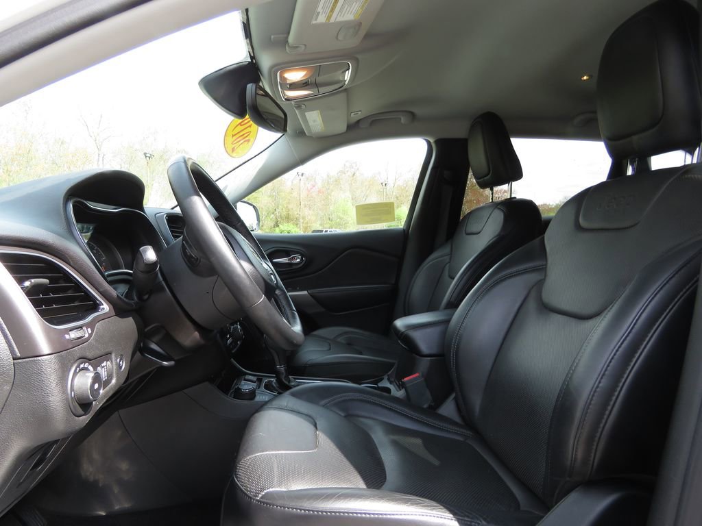 Used 2019 Jeep Cherokee Limited AWD/4WD image 10