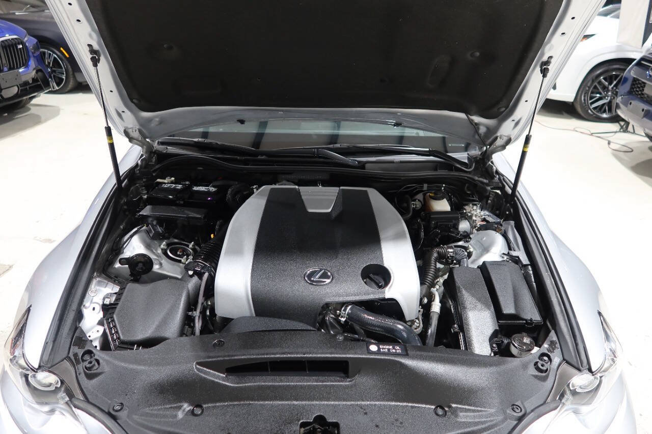 Used 2016 Lexus IS 300 AWD w/ Navigation System Package image 9