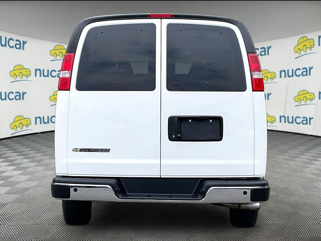 Used 2025 Chevrolet Express 3500 LT w/ LT Preferred Equipment Group RWD image 5