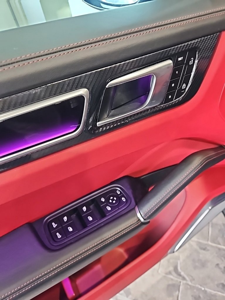 Used 2022 Porsche Cayenne Coupe image 27