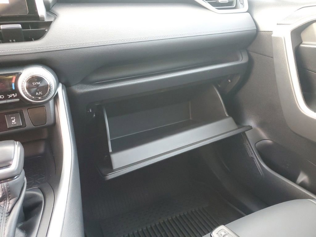 Used 2023 Toyota RAV4 XLE Premium image 26