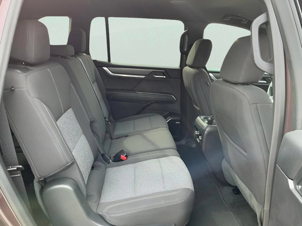 Used 2025 GMC Acadia Elevation FWD image 44